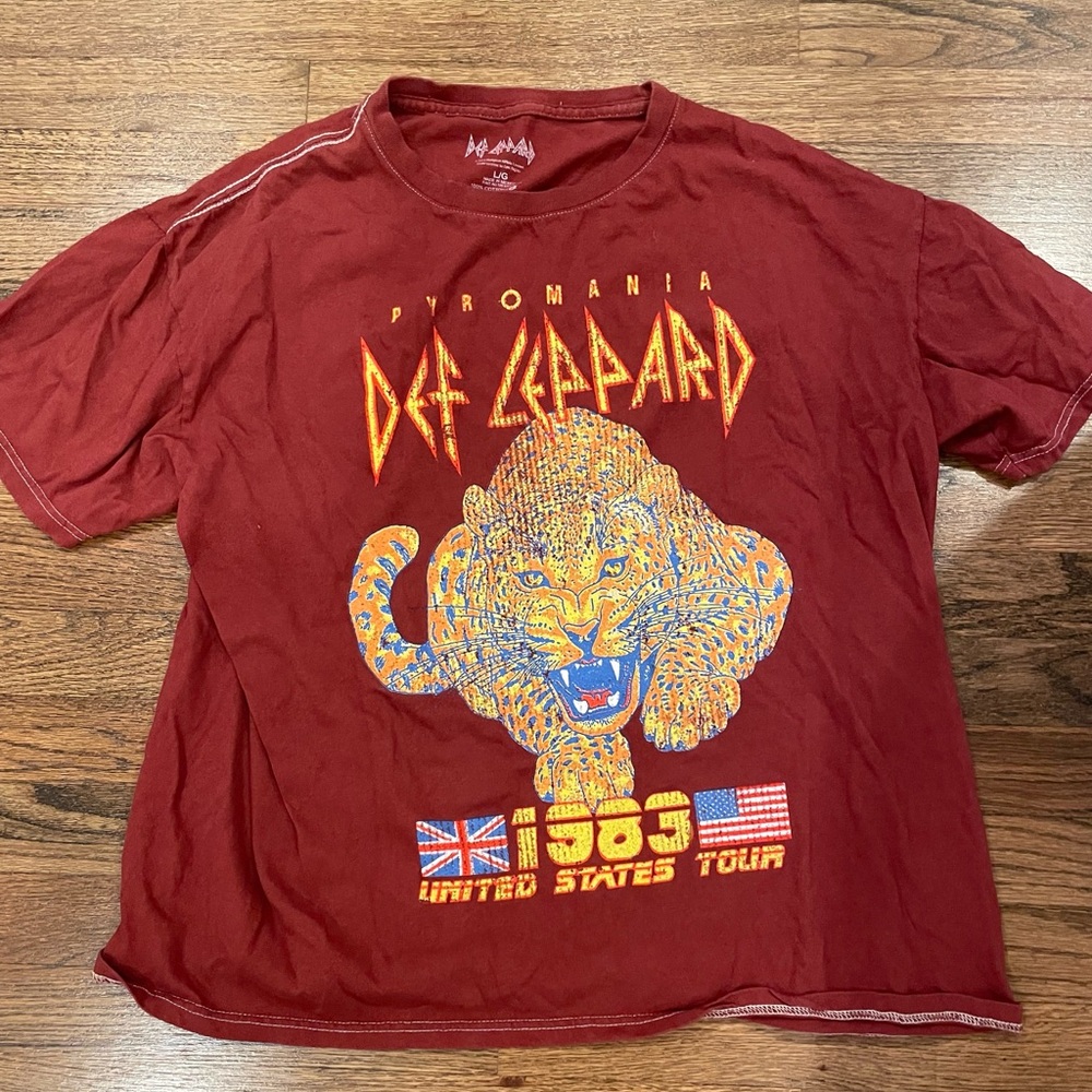 New Def Leppard T-Shirt- Large